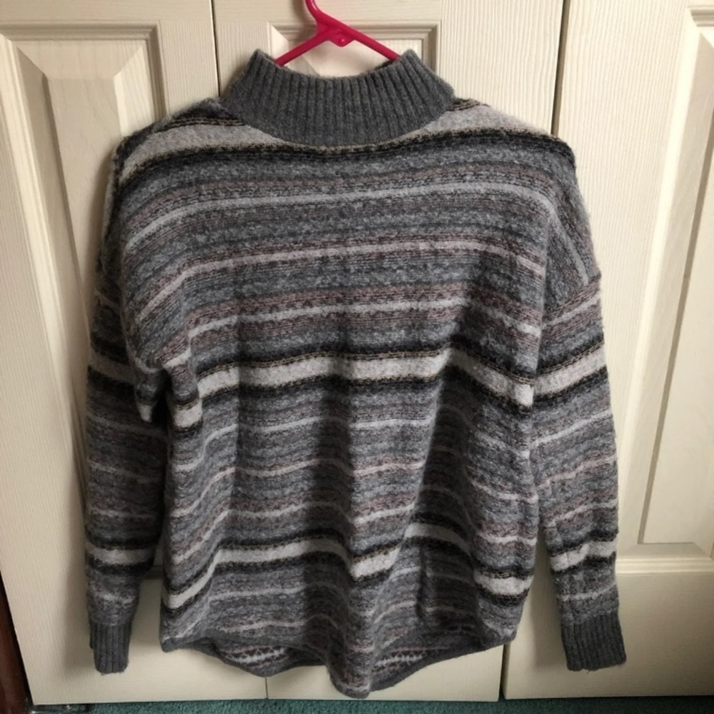 american eagle sweater